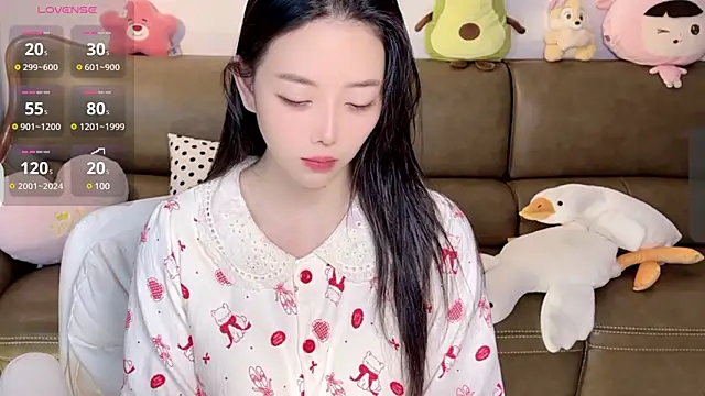 Yilin1999 online show from February 5, 5:09 am