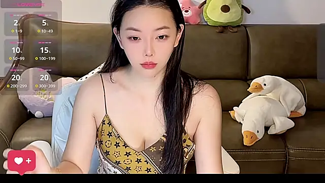 Snapshot of Yilin1999 chatting on April 12, 10:04 pm Yilin1999 online show from April 12, 10:04 pm