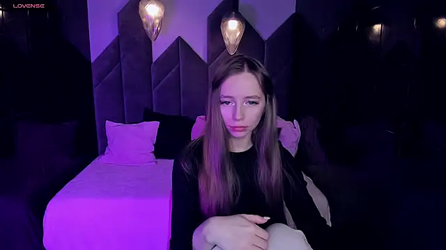 OliviaGentle online show from December 10, 8:30 am