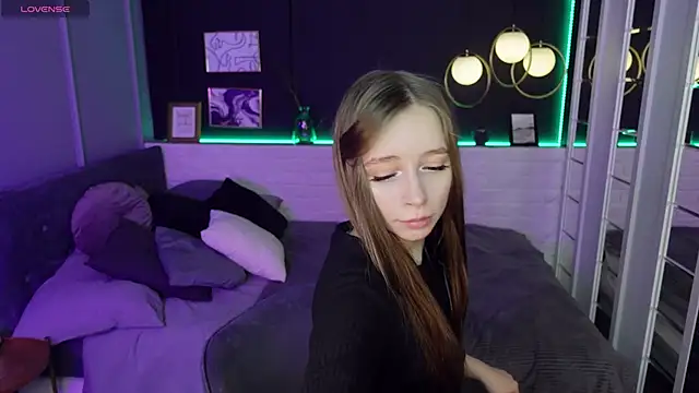 OliviaGentle online show from February 4, 1:13 am