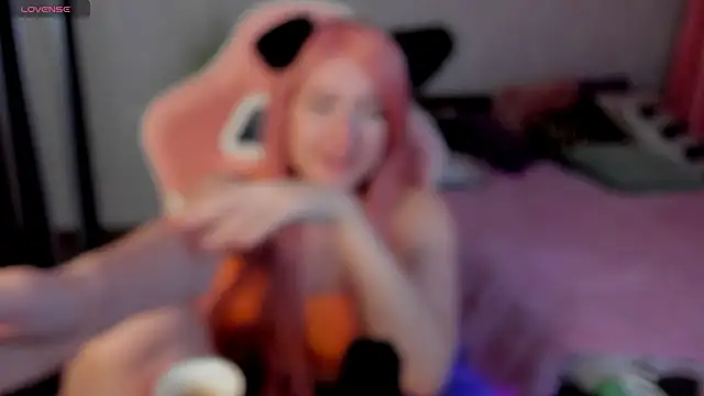 LisaElfy online show from December 11, 10:06 pm