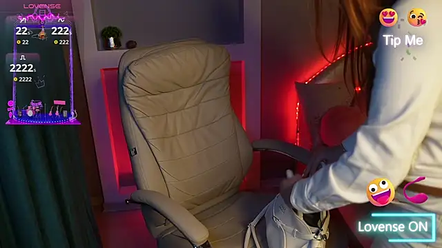 Snapshot of LisaElfy chatting on October 3, 3:53 pm LisaElfy online show from October 3, 3:53 pm