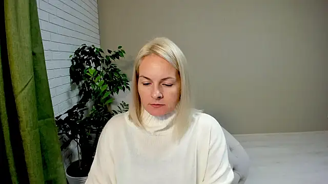 Alicee Gracee online show from December 2, 10:28 am