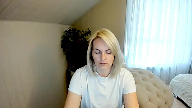 Alicee Gracee online show from December 8, 10:19 am