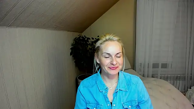 Alicee Gracee online show from December 10, 7:22 pm