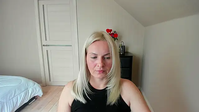 Alicee Gracee online show from October 10, 8:02 am