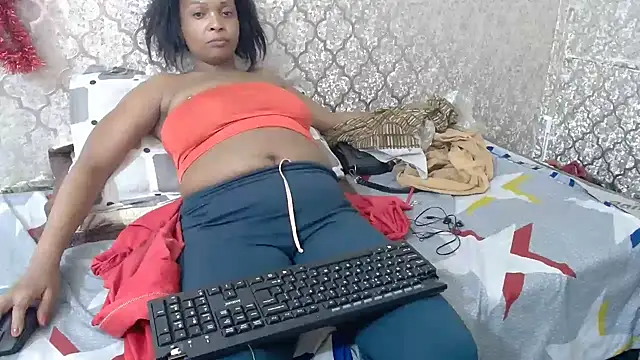 MaximTease24 online show from February 18, 8:05 am