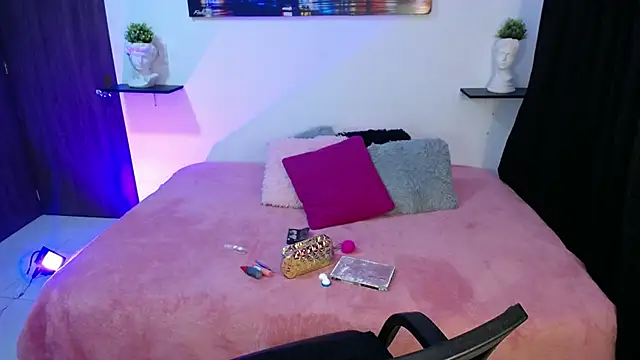 cristal-evanns online show from December 5, 12:30 am