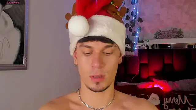 Snapshot of Liam_thunder chatting on December 16, 4:23 am Liam thunder online show from December 16, 4:23 am
