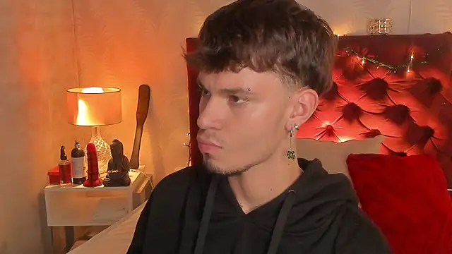 Snapshot of Liam_thunder chatting on February 3, 10:14 am Liam thunder online show from February 3, 10:14 am