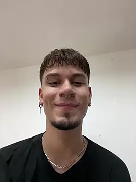 Snapshot of Liam_thunder chatting on February 23, 8:17 am Liam thunder online show from February 23, 8:17 am