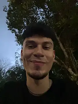 Snapshot of Liam_thunder chatting on March 20, 11:23 pm Liam thunder online show from March 20, 11:23 pm