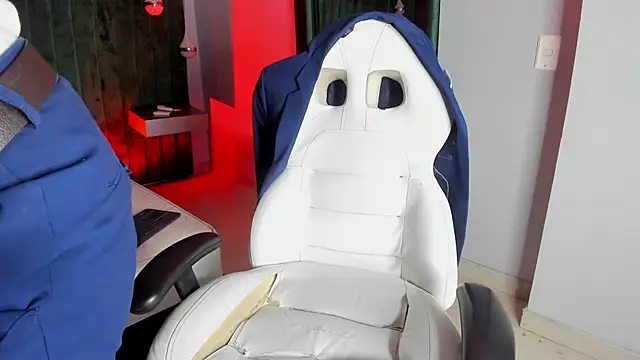 Snapshot of Lucii_fer_ chatting on September 24, 11:35 am Lucii fer  online show from September 24, 11:35 am