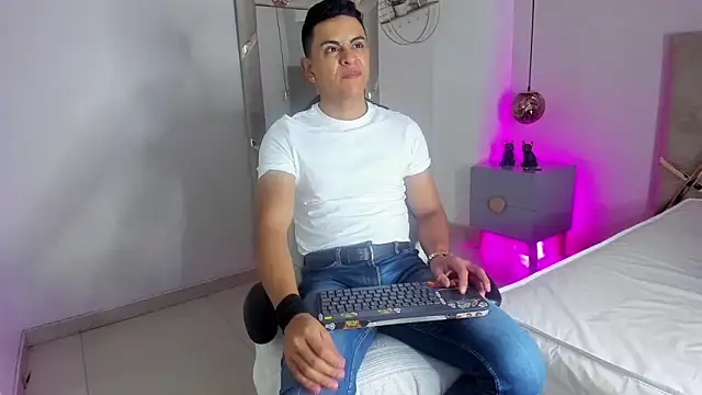 Lucii fer  online show from November 20, 11:32 am