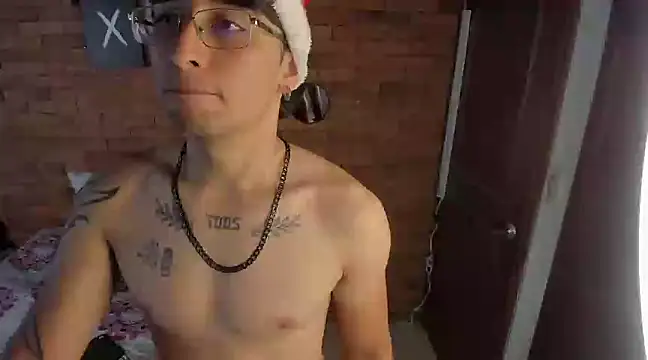 Snapshot of Dereck_Dickson chatting on December 18, 5:42 pm Dereck Dickson online show from December 18, 5:42 pm