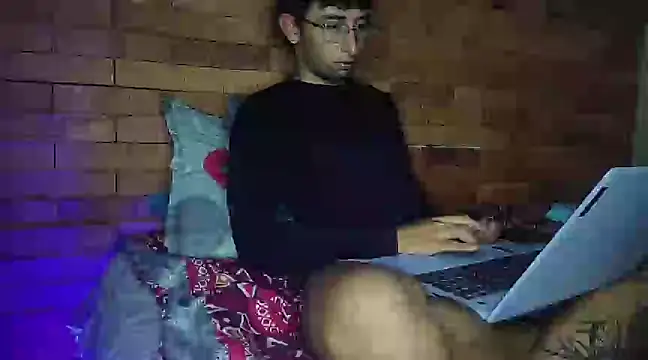 Snapshot of Dereck_Dickson chatting on March 22, 6:11 am Dereck Dickson online show from March 22, 6:11 am