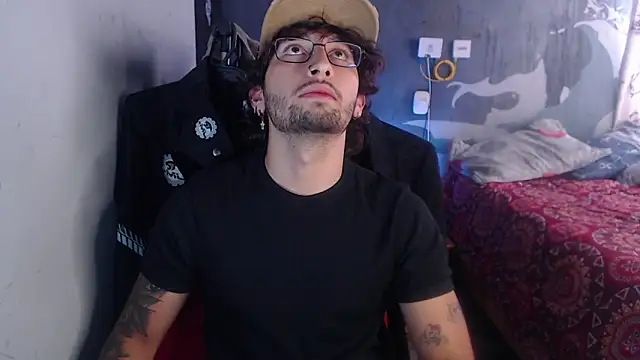 Snapshot of Dereck_Dickson chatting on October 14, 8:42 pm Dereck Dickson online show from October 14, 8:42 pm