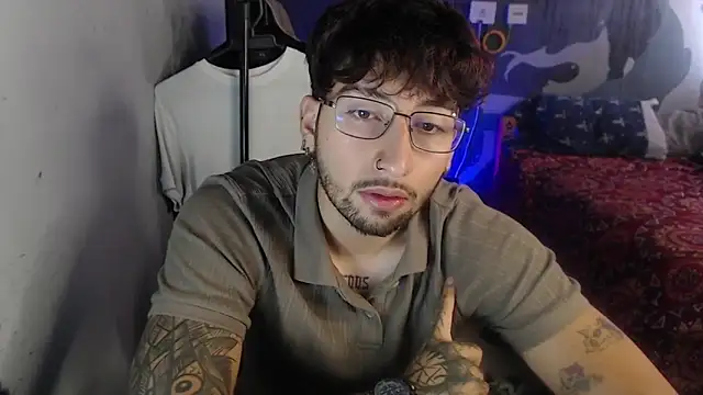 Snapshot of Dereck_Dickson chatting on November 16, 6:30 am Dereck Dickson online show from November 16, 6:30 am