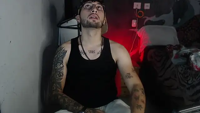 Snapshot of Dereck_Dickson chatting on November 25, 4:56 am Dereck Dickson online show from November 25, 4:56 am