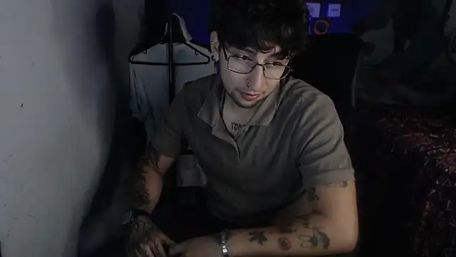 Snapshot of Dereck_Dickson chatting on December 4, 11:02 pm Dereck Dickson online show from December 4, 11:02 pm