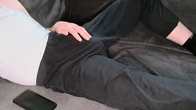 stivi0105 online show from November 17, 12:00 pm