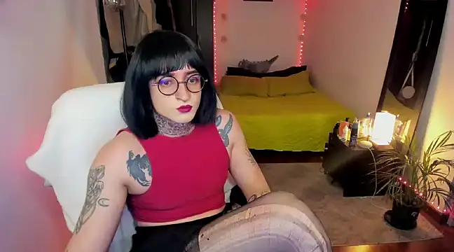 ShiiraVelkor online show from February 22, 1:24 pm