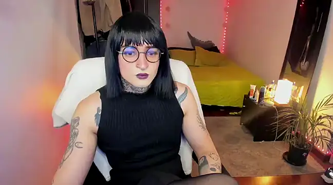 ShiiraVelkor online show from February 25, 10:15 am