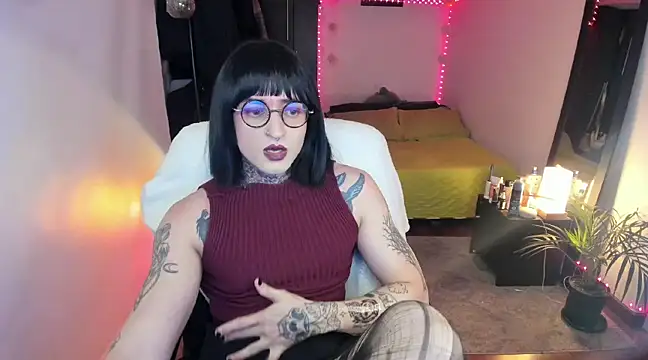 ShiiraVelkor online show from March 1, 1:07 pm