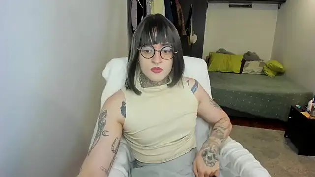 Snapshot of ShiiraVelkor chatting on November 6, 8:43 pm ShiiraVelkor online show from November 6, 8:43 pm