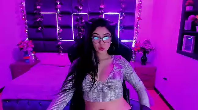 Lucy Anall  online show from December 26, 11:03 pm