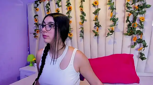 Lucy Anall  online show from February 8, 9:57 pm