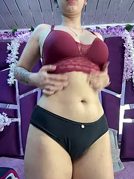 Lucy Anall  online show from June 17, 12:13 am