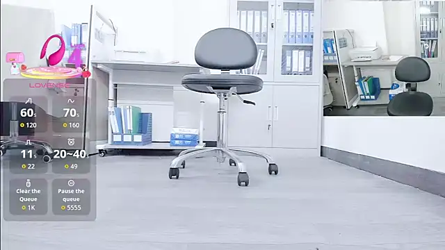 Snapshot of Cheryl_106 chatting on November 2, 2:14 am Cheryl 106 online show from November 2, 2:14 am