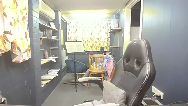 tilobinder online show from December 5, 2:47 pm