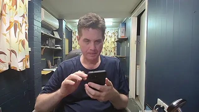 Snapshot of tilobinder chatting on February 18, 1:18 pm tilobinder online show from February 18, 1:18 pm