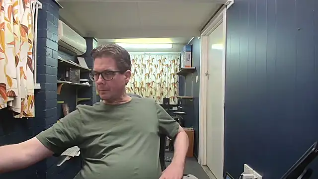 tilobinder online show from March 15, 2:45 pm