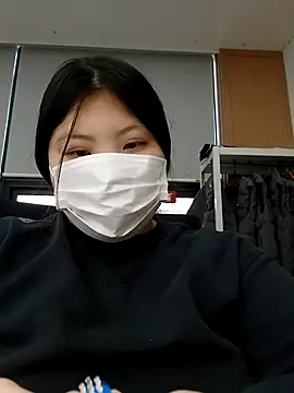 hello098712 online show from October 17, 3:31 am