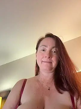 Snapshot of LouiseTswing chatting on July 16, 7:31 pm LouiseTswing online show from July 16, 7:31 pm