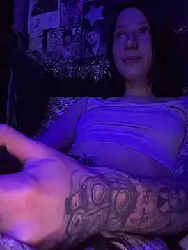 MissMidnightUK online show from December 21, 11:23 pm