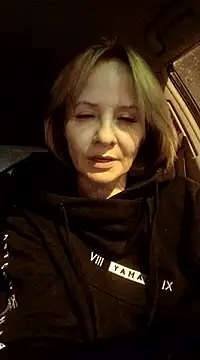 Snapshot of Milen_Milf chatting on December 8, 11:40 pm Milen Milf online show from December 8, 11:40 pm