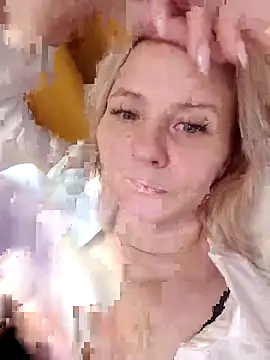 Snapshot of Milen_Milf chatting on March 23, 11:03 am Milen Milf online show from March 23, 11:03 am