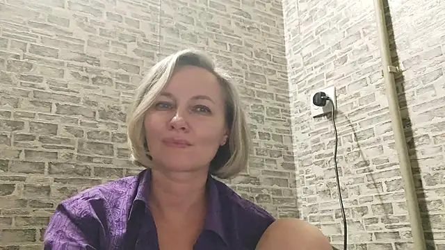 Snapshot of EdithManning chatting on December 28, 5:14 pm EdithManning online show from December 28, 5:14 pm