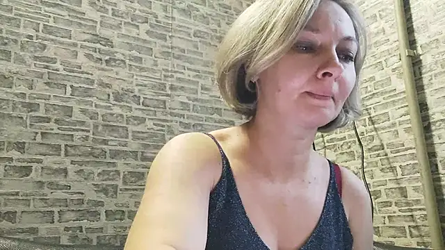 Snapshot of EdithManning chatting on January 4, 12:38 pm EdithManning online show from January 4, 12:38 pm