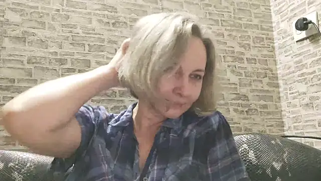 Snapshot of EdithManning chatting on January 9, 9:16 pm EdithManning online show from January 9, 9:16 pm