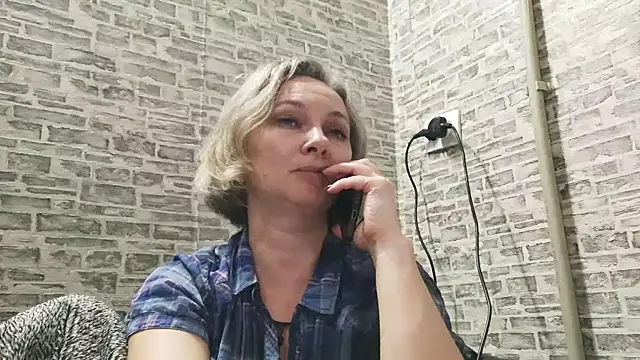 Snapshot of EdithManning chatting on January 10, 6:06 pm EdithManning online show from January 10, 6:06 pm