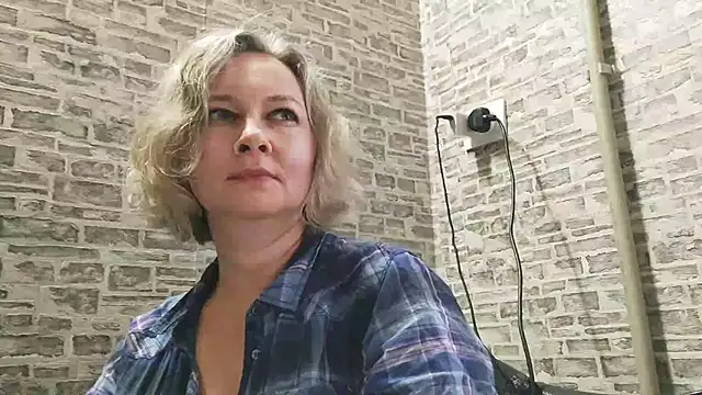 Snapshot of EdithManning chatting on January 14, 12:14 pm EdithManning online show from January 14, 12:14 pm