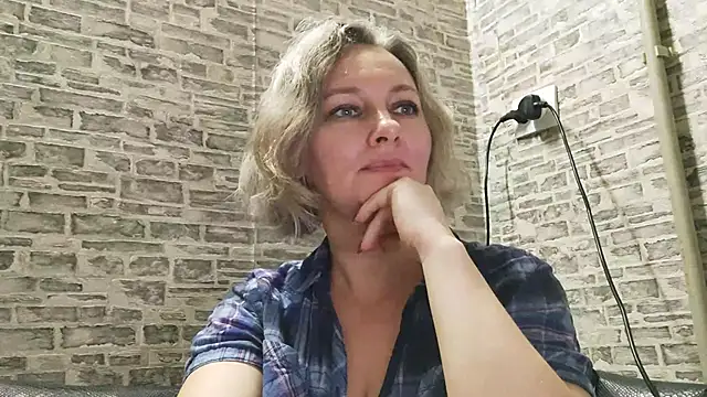 Snapshot of EdithManning chatting on January 14, 3:15 pm EdithManning online show from January 14, 3:15 pm