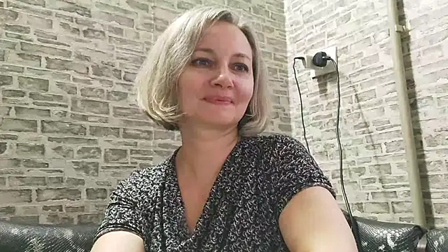 Snapshot of EdithManning chatting on January 16, 12:53 pm EdithManning online show from January 16, 12:53 pm