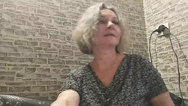 Snapshot of EdithManning chatting on January 17, 12:31 pm EdithManning online show from January 17, 12:31 pm