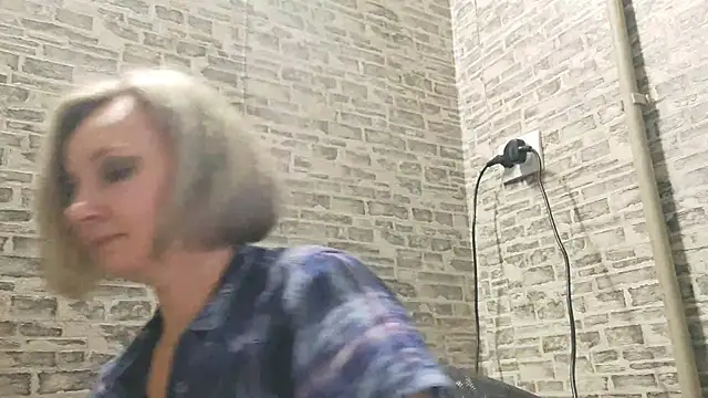 Snapshot of EdithManning chatting on January 21, 1:54 pm EdithManning online show from January 21, 1:54 pm